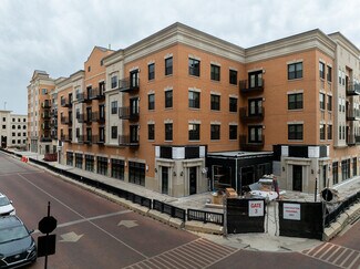 Plus de détails pour 750 Veterans Way, Carmel, IN - Commerce de détail à louer