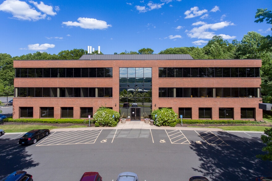 55 Corporate Dr, Trumbull, CT for lease - Building Photo - Image 1 of 23