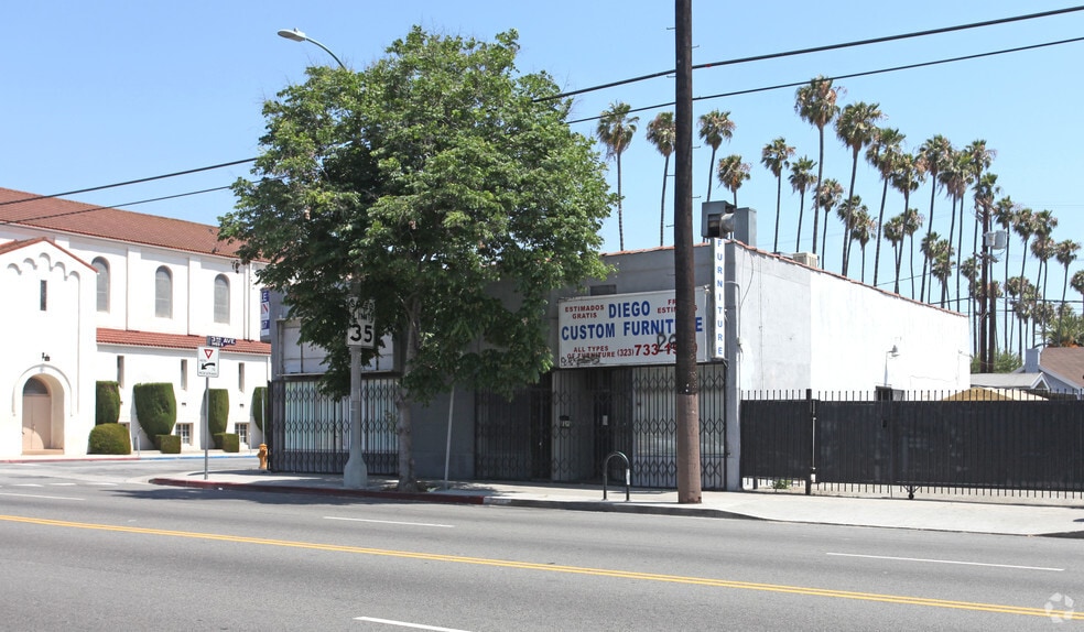 2300 W Jefferson Blvd, Los Angeles, CA for lease - Building Photo - Image 2 of 9