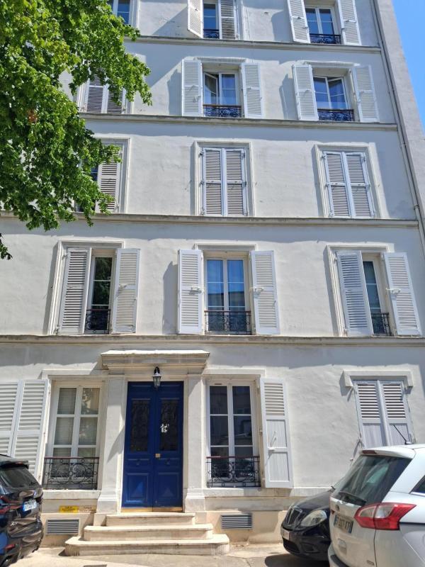 Flex dans Neuilly-sur-Seine à louer Photo du bâtiment- Image 1 de 7