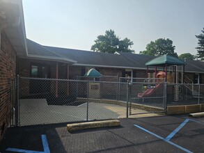 325 E Main St, Brownsburg, IN for lease Interior Photo- Image 2 of 12