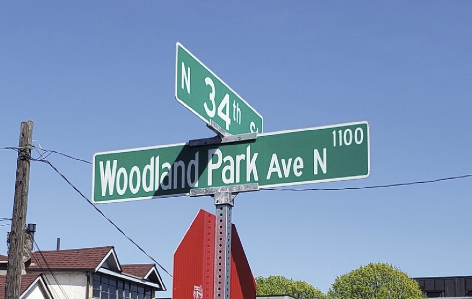 3410 Woodland Park Ave N, Seattle, WA à louer - Photo du bâtiment - Image 3 de 4