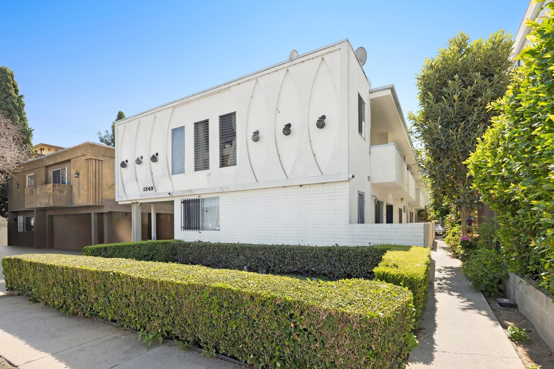 1849 Beloit Ave, Los Angeles, CA à vendre Photo du bâtiment- Image 1 de 1