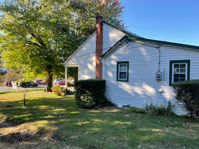 6830 Crain Hwy, La Plata, MD à vendre - Photo du bâtiment - Image 3 de 4