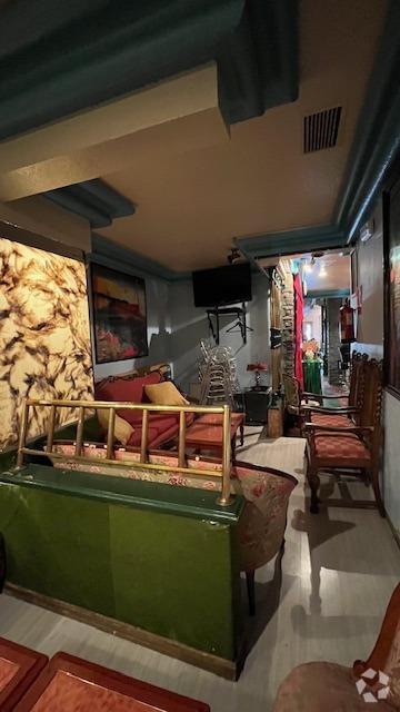 Madrid, MAD 28015 - Unit Puerta DR - - Interior Photo - Image 1 of 19