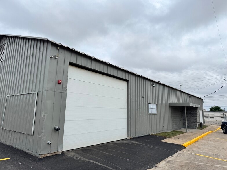 3003 N Oklahoma Ave, Oklahoma City, OK for lease - Building Photo - Image 3 of 12