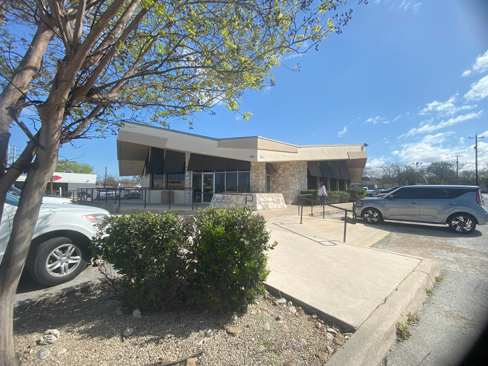 3400 San Pedro, San Antonio, TX à louer Photo principale- Image 1 de 37