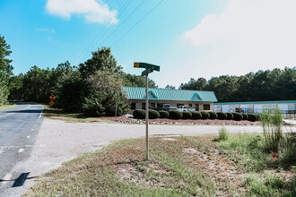 105 Parkway Dr, Aberdeen, NC for lease Building Photo- Image 2 of 8