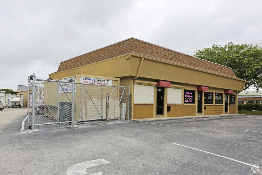 960 Chalmer Dr, Marco Island, FL for lease - Building Photo - Image 2 of 19