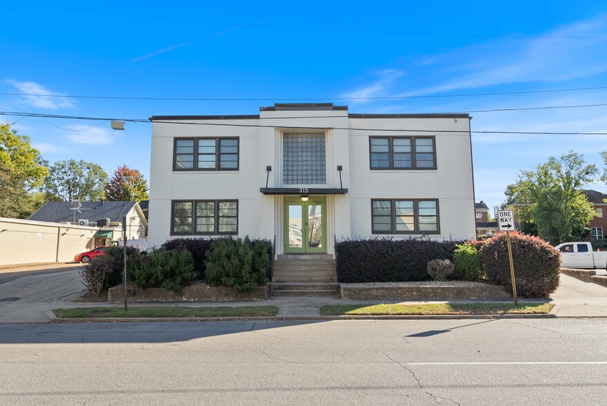 Little Rock Apartments(22 units) portfolio of 2 properties for sale on LoopNet.ca - Building Photo - Image 3 of 15