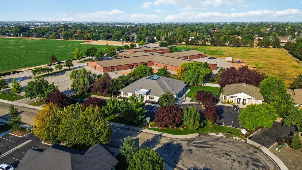 2501 N Stokesberry Pl, Meridian, ID à vendre - Photo du bâtiment - Image 2 de 9