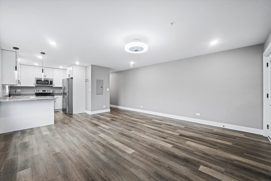 1016 S State St, Lockport, IL for sale - Interior Photo - Image 3 of 27