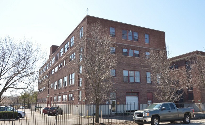 2275 Bridge St, Philadelphia, PA à louer - Photo du bâtiment - Image 3 de 19