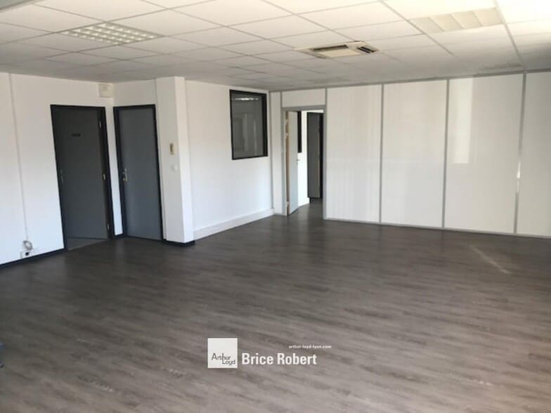 9 Rue De La Perlerie, Vaulx-en-Velin à louer - Photo intérieure - Image 2 de 8