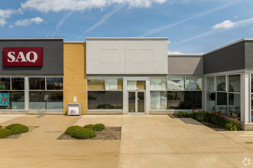 250-400 Montée Des Pionniers, Terrebonne, QC à louer - Photo du bâtiment - Image 3 de 7