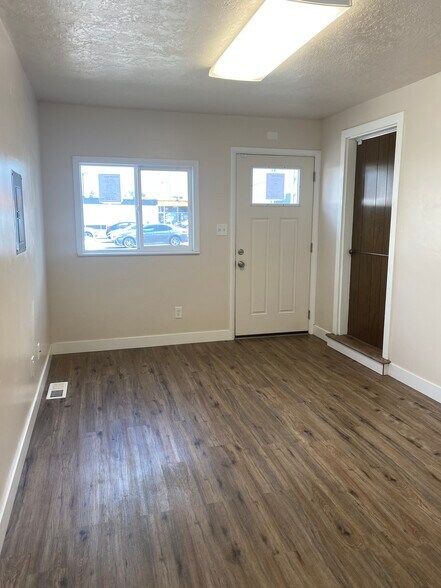 1116 S State St, Orem, UT à louer - Photo intérieure - Image 2 de 5