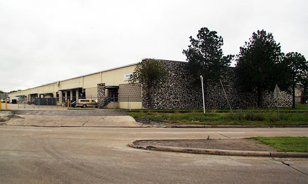 6000-6018 Griggs Rd, Houston, TX à louer - Photo du bâtiment - Image 3 de 12