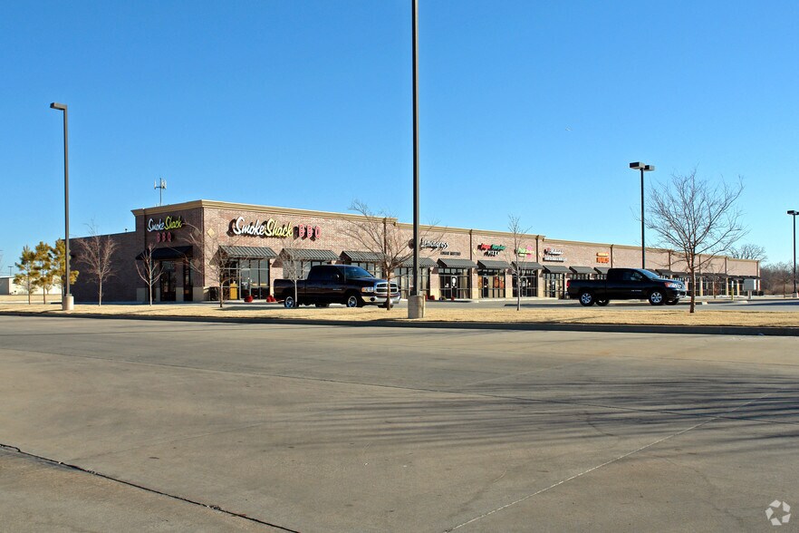 801-867 SW 119th St, Oklahoma City, OK for lease - Building Photo - Image 2 of 9