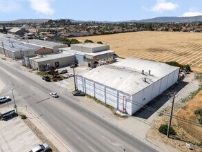320 Hillcrest Rd, Hollister, CA for lease Interior Photo- Image 2 of 46
