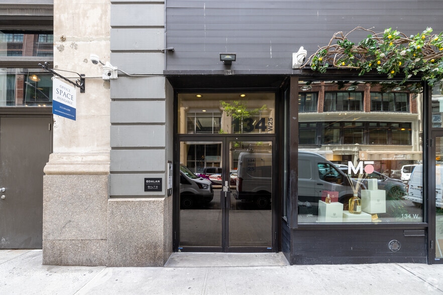 134 W 25th St, New York, NY for lease - Building Photo - Image 2 of 4