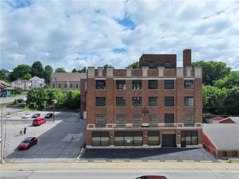 1439 Sunset Blvd, Steubenville, OH à vendre - Photo du bâtiment - Image 2 de 49