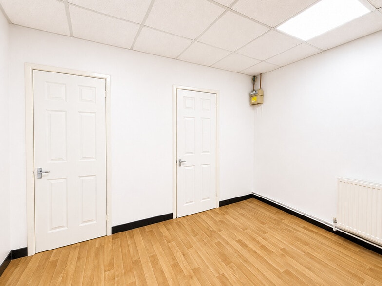 2 Elizabeth St, Leicester for lease - Building Photo - Image 3 of 10