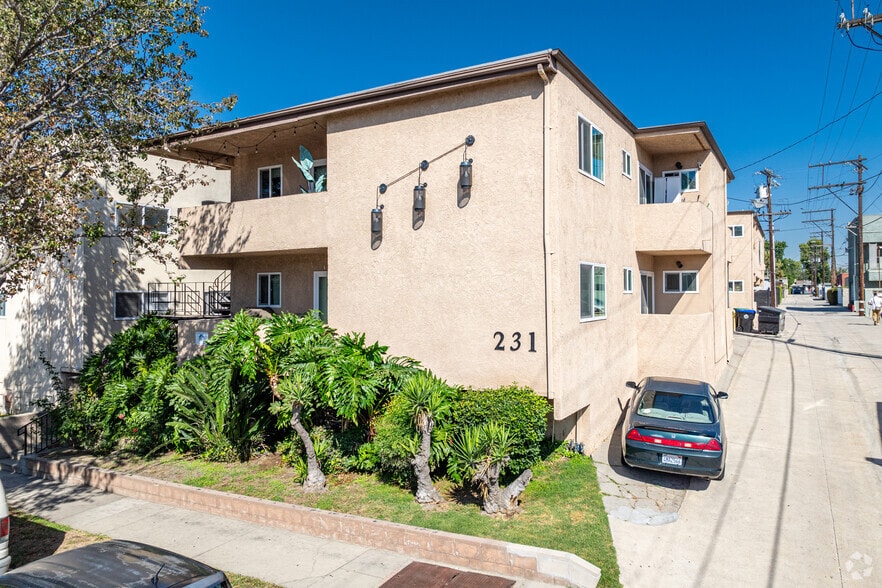 231 Justin Ave, Glendale, CA for sale - Building Photo - Image 1 of 17