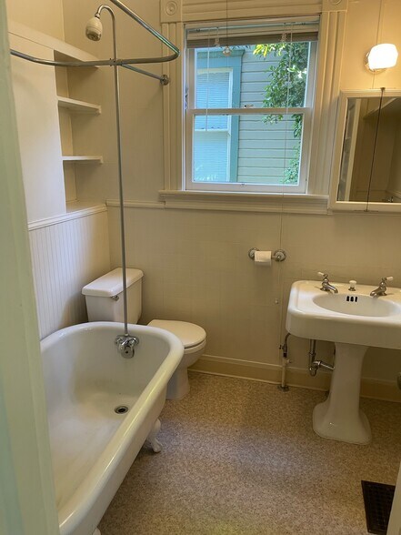 903 SE 17th Ave, Portland, OR à vendre - Photo intérieure - Image 2 de 8