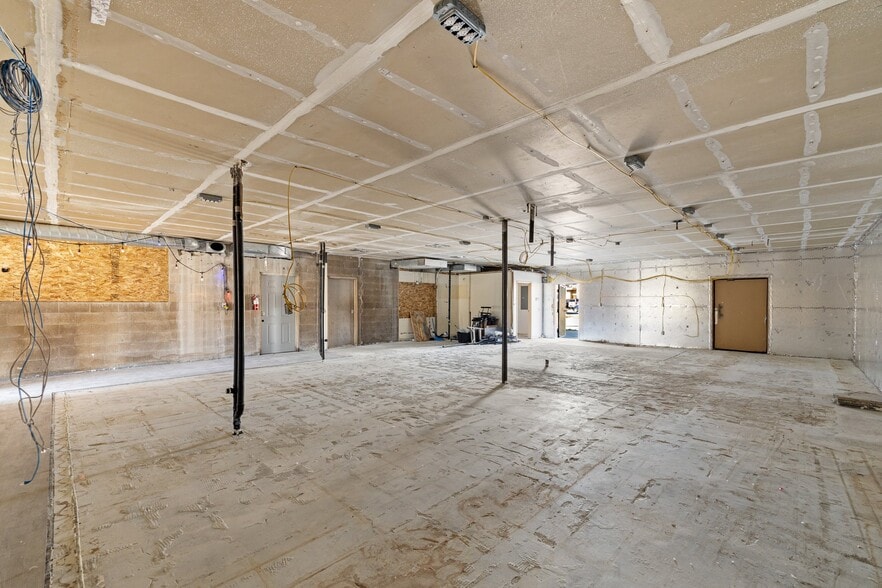 68766 Perez Rd, Cathedral City, CA for lease - Interior Photo - Image 2 of 5