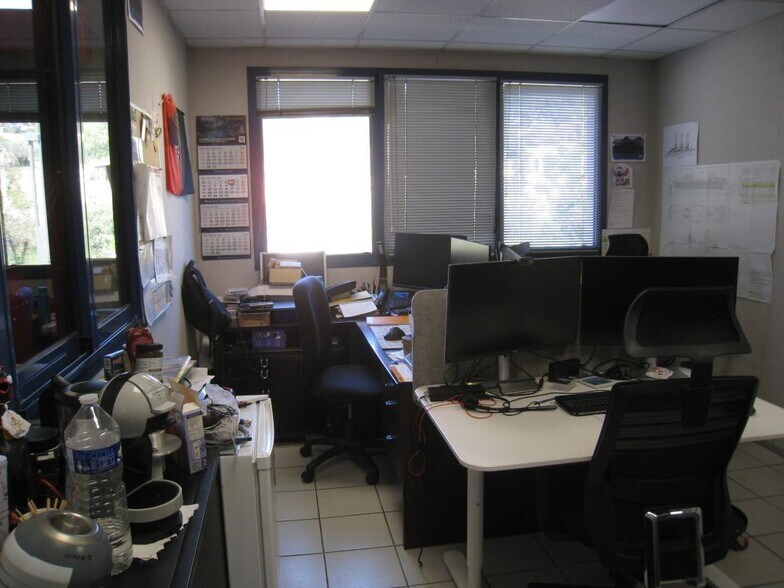 Industrial in Roquevaire for sale - Interior Photo - Image 3 of 6