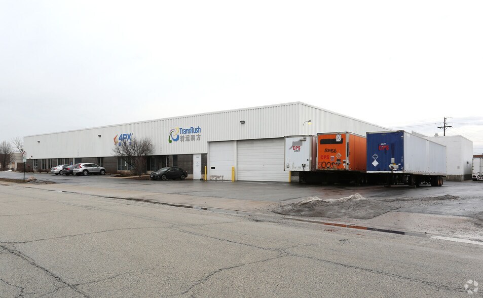 1100 Chase Ave, Elk Grove Village, IL à louer - Photo du bâtiment - Image 2 de 13