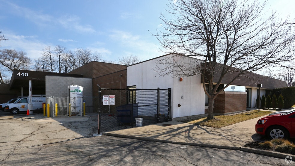 440 Lake Cook Rd, Deerfield, IL for lease - Building Photo - Image 3 of 10