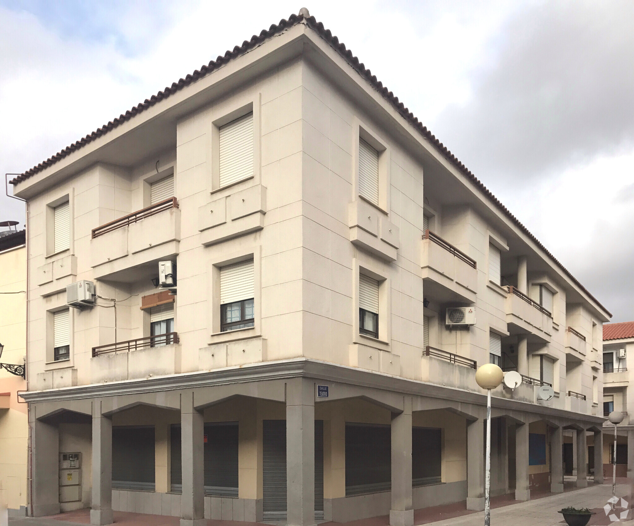 Calle Teatro, Sonseca, Toledo for sale Primary Photo- Image 1 of 3