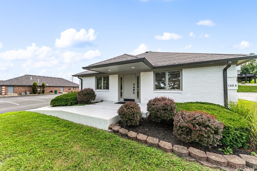 130 Fairway Lakes Dr, Franklin, IN for sale - Building Photo - Image 2 of 55