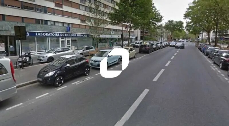 Retail in Boulogne-Billancourt for lease Building Photo- Image 1 of 2