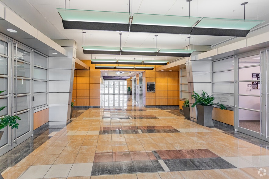 6711 Columbia Gateway Dr, Columbia, MD for lease - Lobby - Image 3 of 9