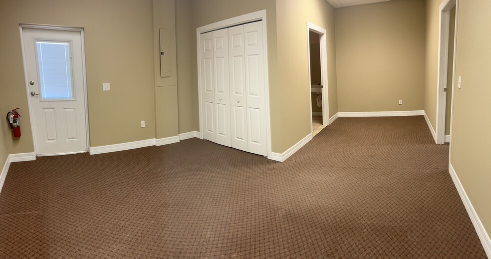 6105 Deltona Blvd, Spring Hill, FL for lease - Interior Photo - Image 3 of 19