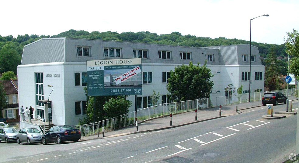 Godstone Rd, Kenley à louer - Photo du bâtiment - Image 2 de 7