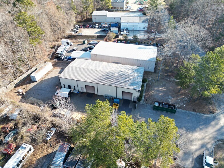 725 Industrial Park Dr, Newport News, VA à louer - Photo du bâtiment - Image 2 de 5