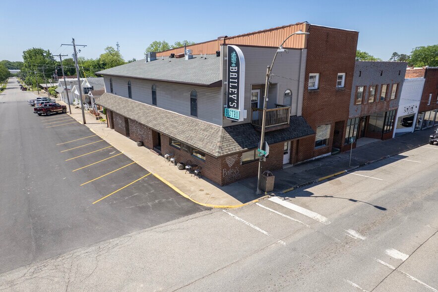 1 Main St, Albion, IL à vendre - Photo du bâtiment - Image 3 de 37