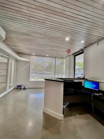 721 NE 3rd Ave, Fort Lauderdale, FL à louer - Photo intérieure - Image 3 de 56
