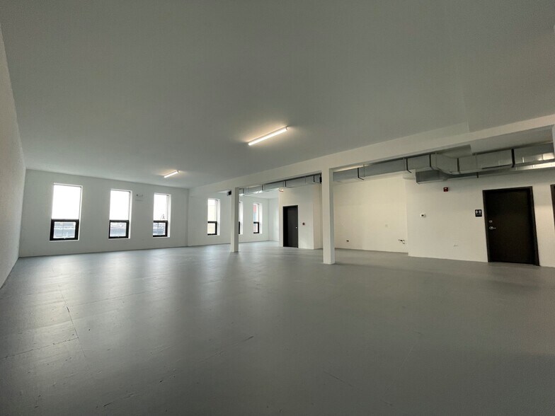 622 W Roosevelt Rd, Chicago, IL à louer - Photo intérieure - Image 3 de 3