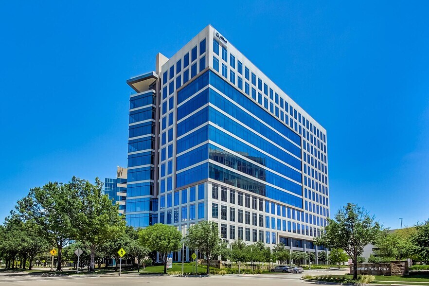 5830 Granite Pky, Plano, TX à louer - Photo du bâtiment - Image 1 de 22