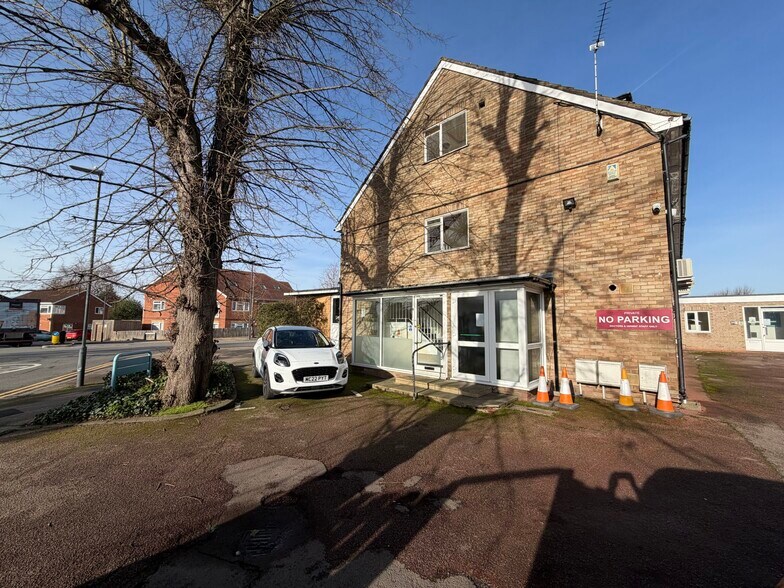 255 Eastcote Ln, Harrow à louer - Photo du bâtiment - Image 3 de 4