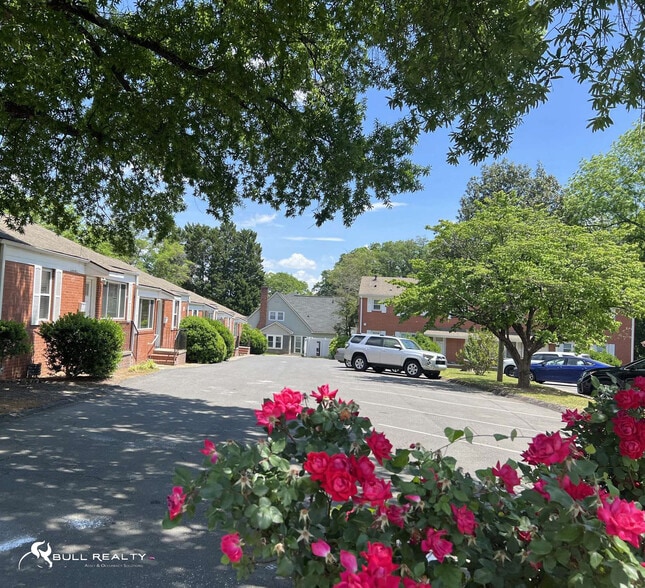 302 S Broad St, Gastonia, NC à vendre - Photo du bâtiment - Image 2 de 7