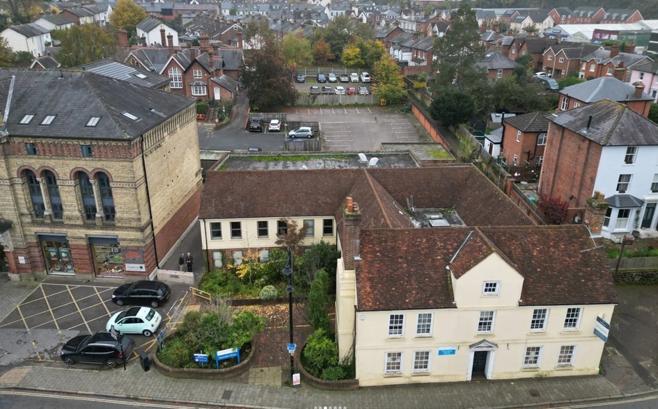 28 West St, Dorking à vendre - Photo du bâtiment - Image 3 de 6