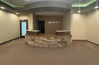 100 NE Missouri Rd, Lee's Summit, MO for lease Interior Photo- Image 1 of 6