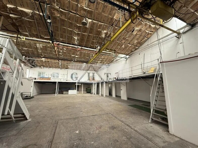 Industrial in Montreuil for sale - Interior Photo - Image 3 of 9