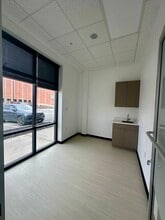 2800 Lawndale Dr, Greensboro, NC à louer Photo intérieure- Image 1 de 6