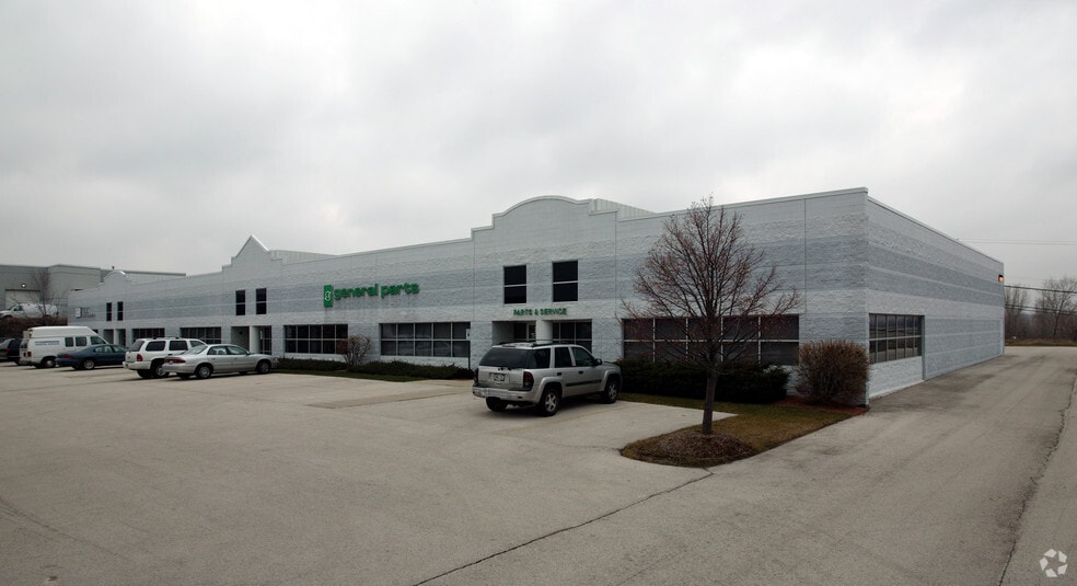 W223N735 Saratoga Dr, Waukesha, WI for sale - Building Photo - Image 3 of 4